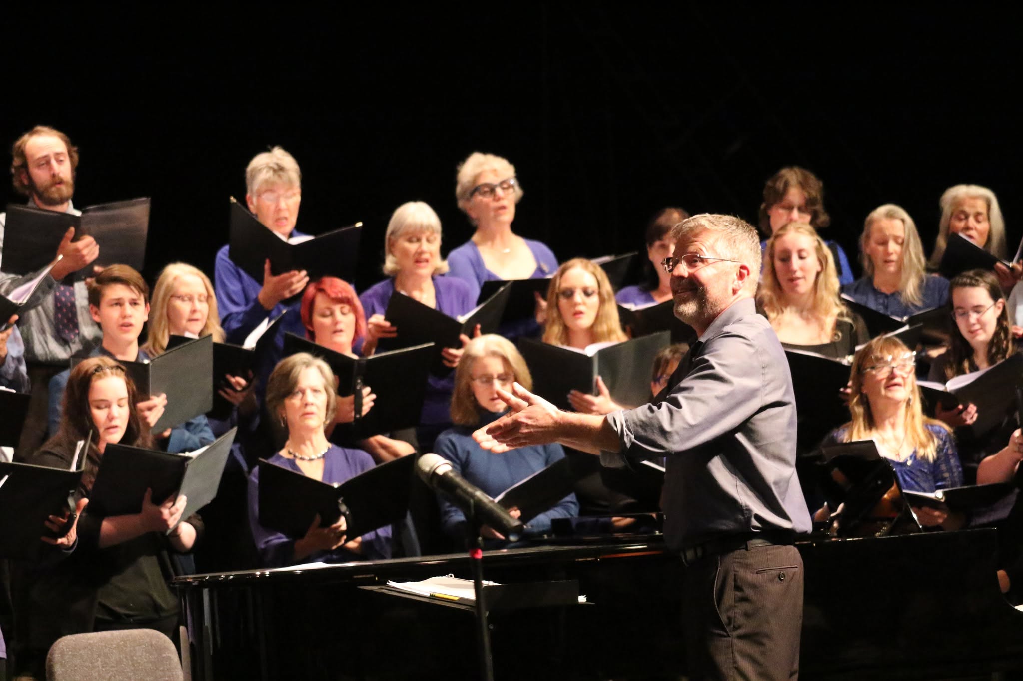 The Coos Singers in concert